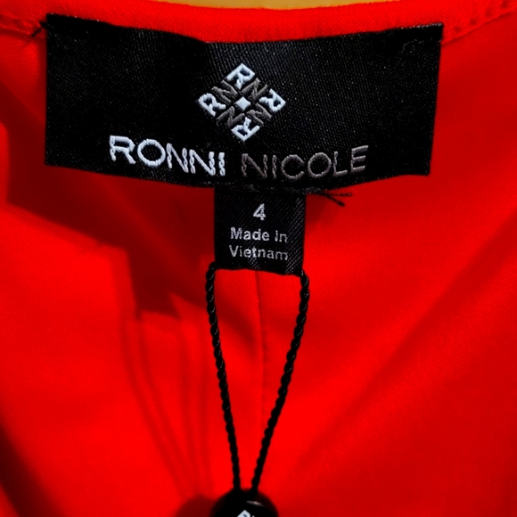 NEW RED LACE DRESS SIZE 4 RONNI NOCLE BEAUTIFUL - Picture 1 of 5